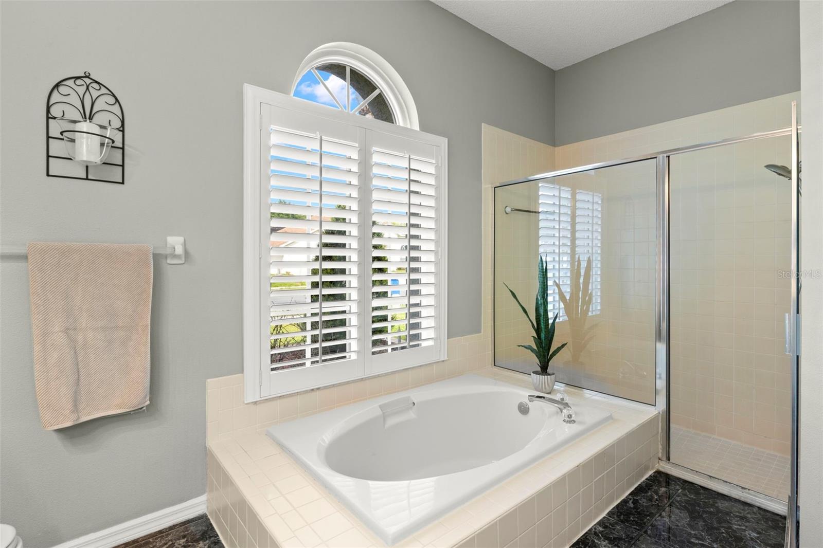 Image 25 of 48 For 4766 Stoneview Circle