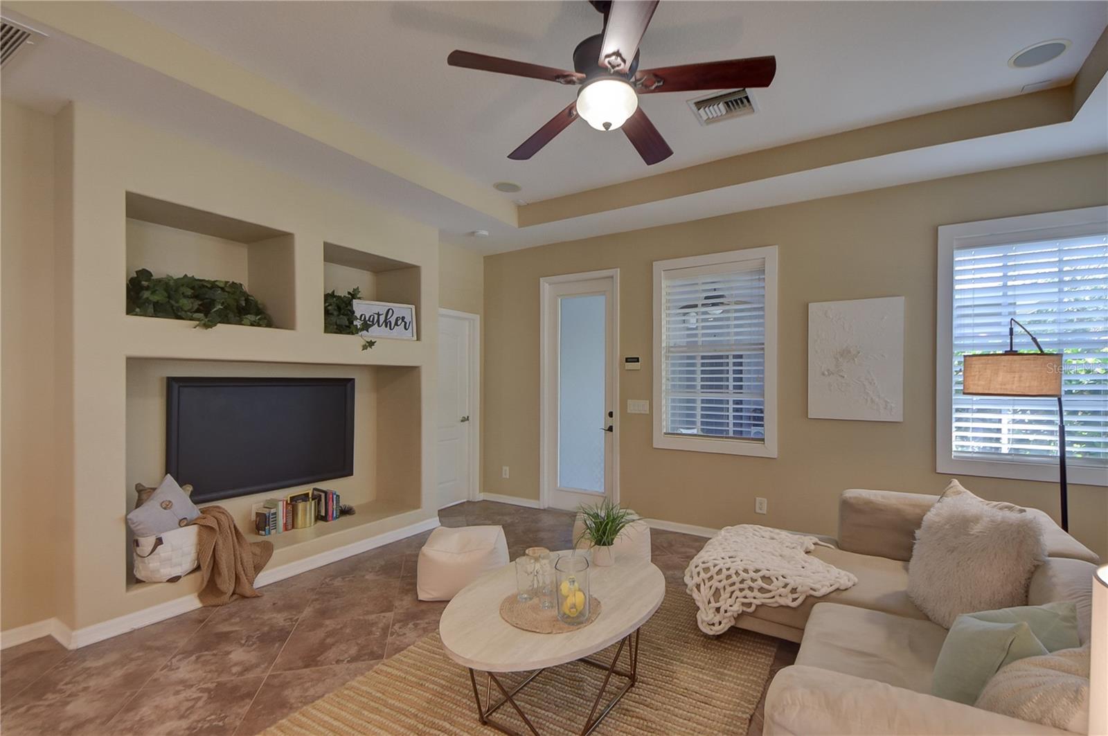 Image 18 of 60 For 16001 Loneoak View Drive