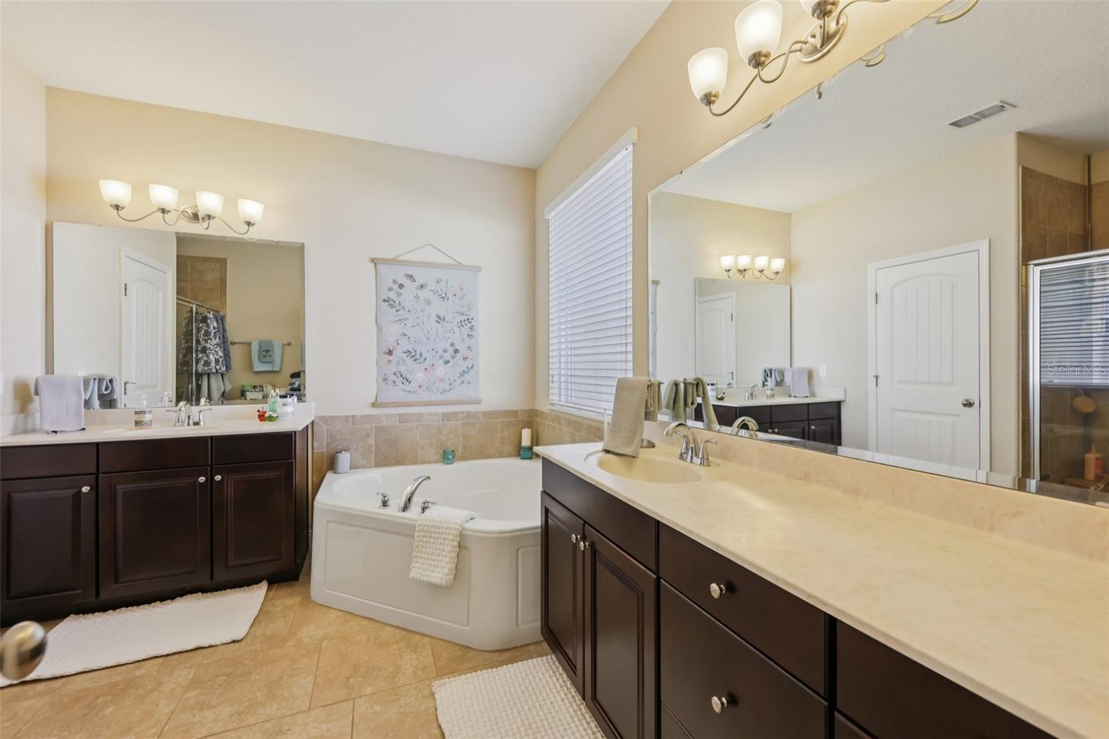 Image 27 of 41 For 4001 Chandler Estates Drive