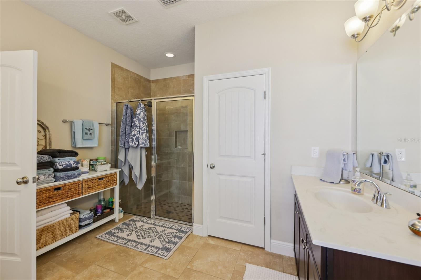 Image 28 of 41 For 4001 Chandler Estates Drive