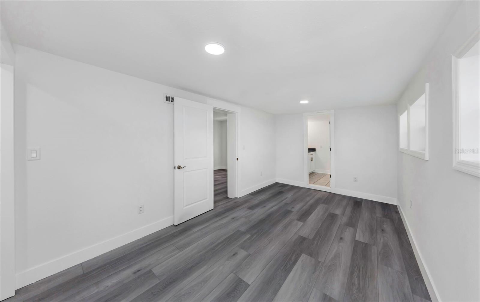 Image 11 of 43 For 360 57th Street N