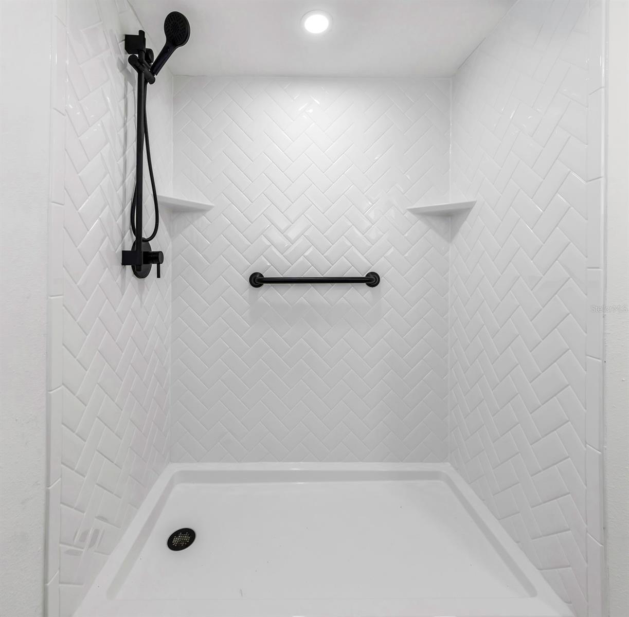 Image 14 of 43 For 360 57th Street N