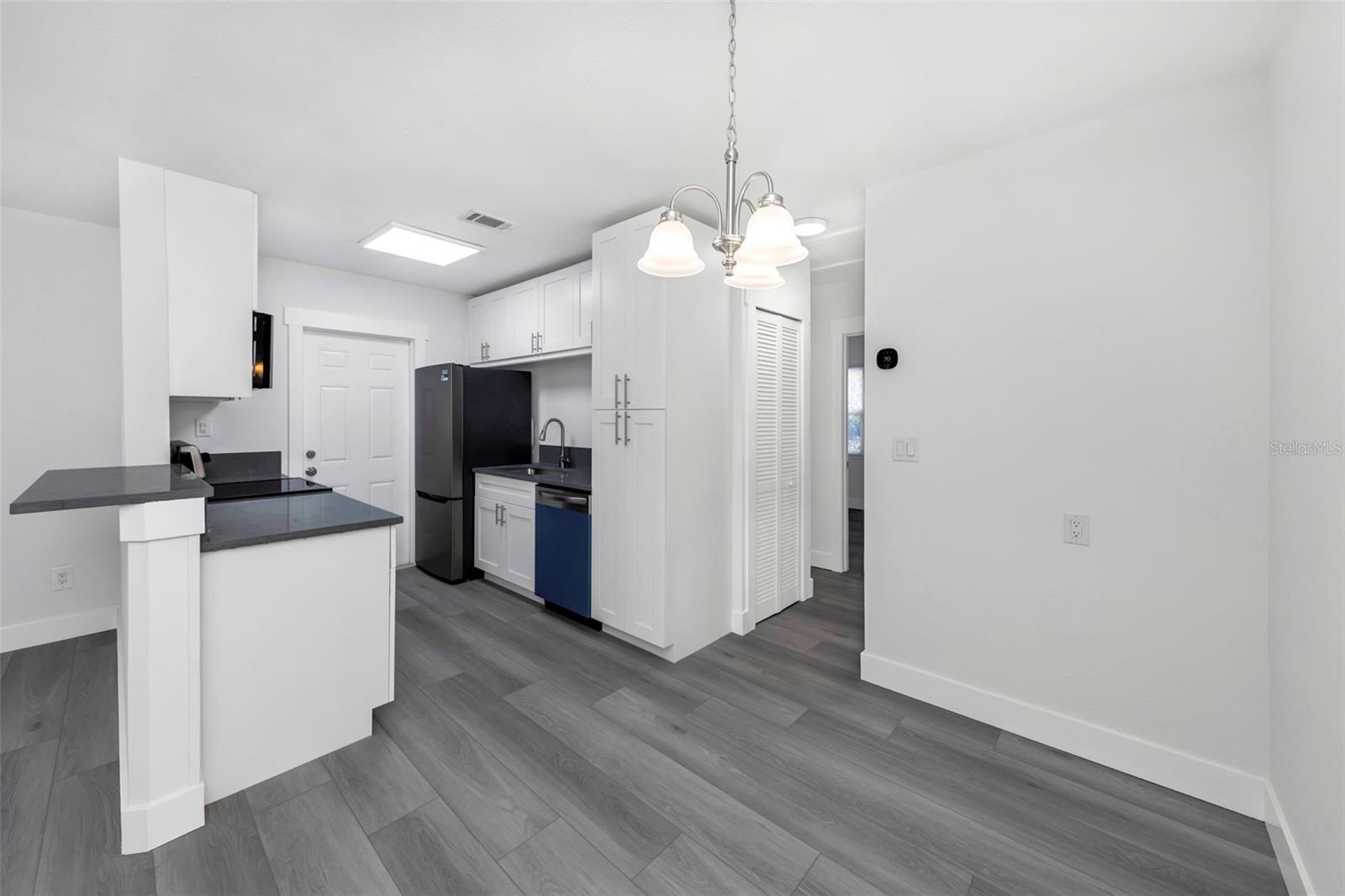 Image 17 of 43 For 360 57th Street N