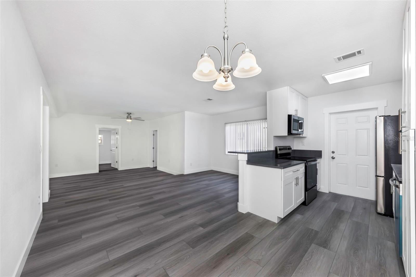 Image 18 of 43 For 360 57th Street N