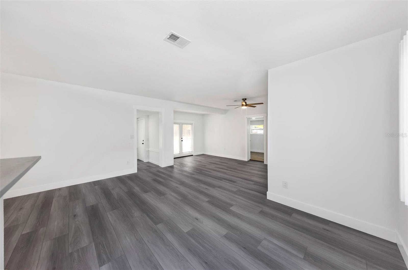 Image 21 of 43 For 360 57th Street N