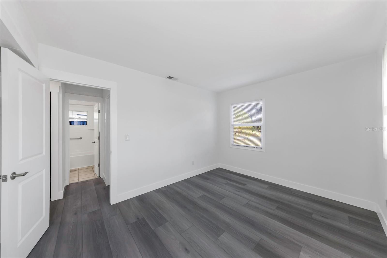 Image 24 of 43 For 360 57th Street N