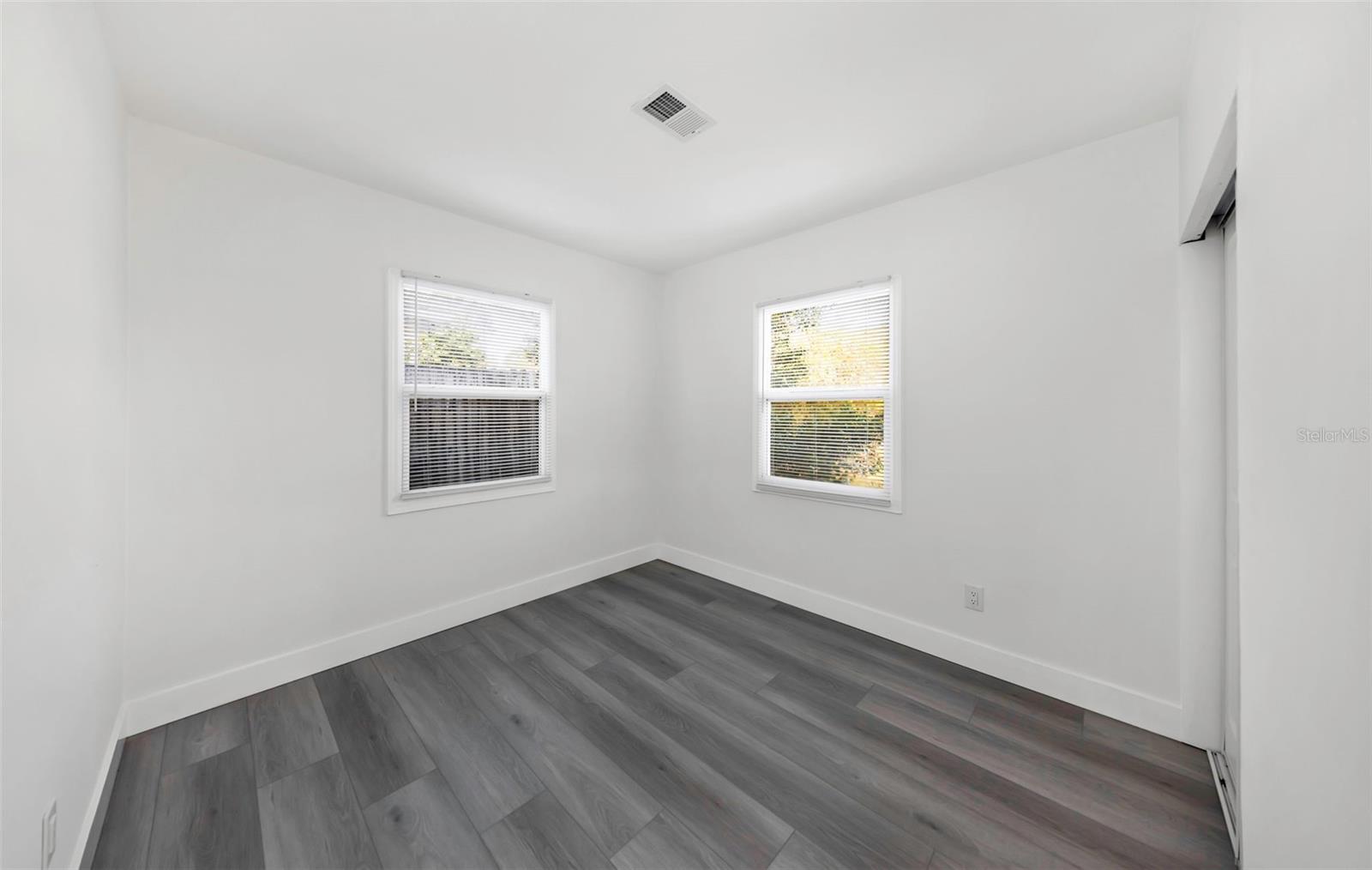 Image 27 of 43 For 360 57th Street N