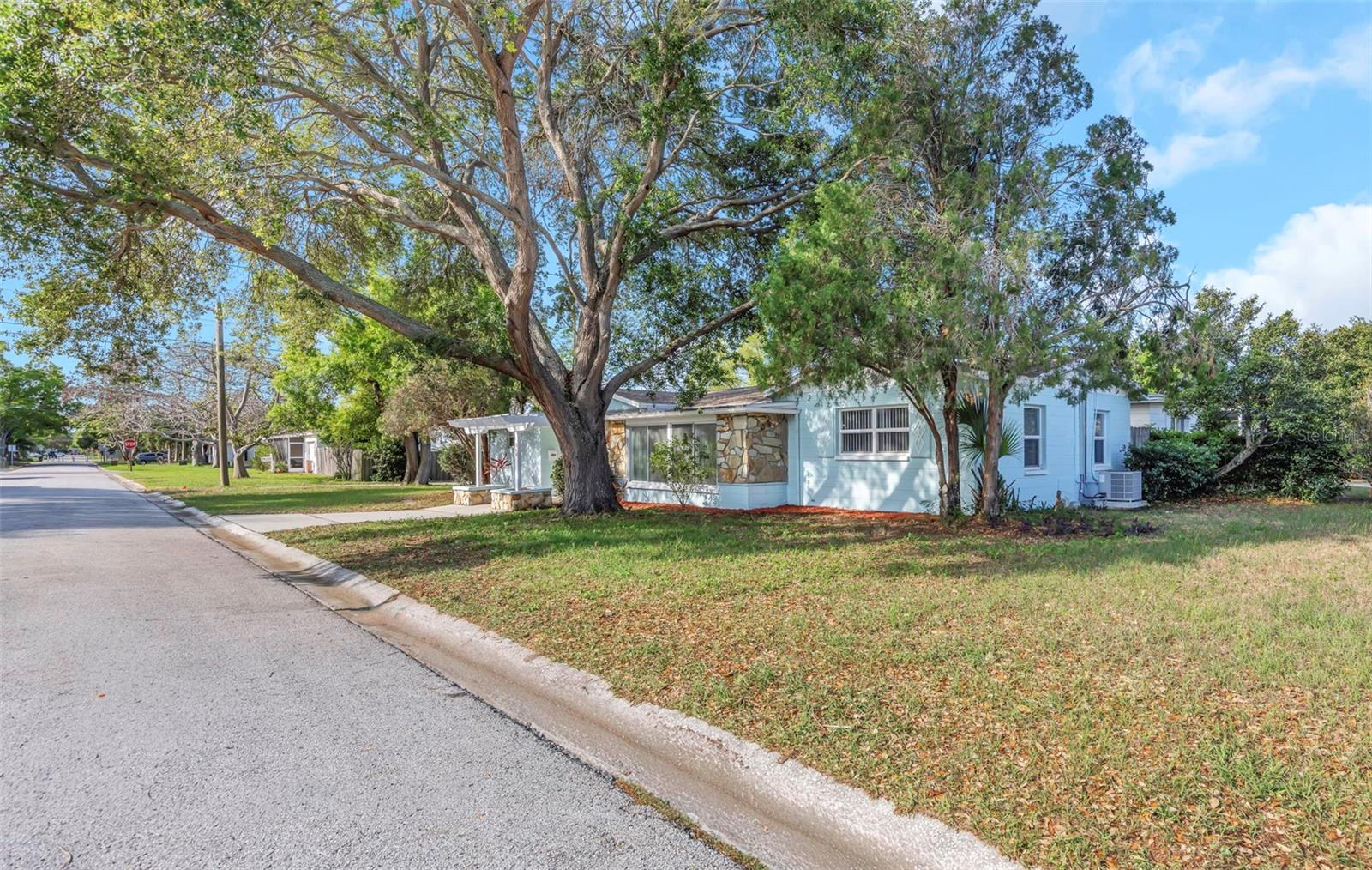 Image 32 of 43 For 360 57th Street N