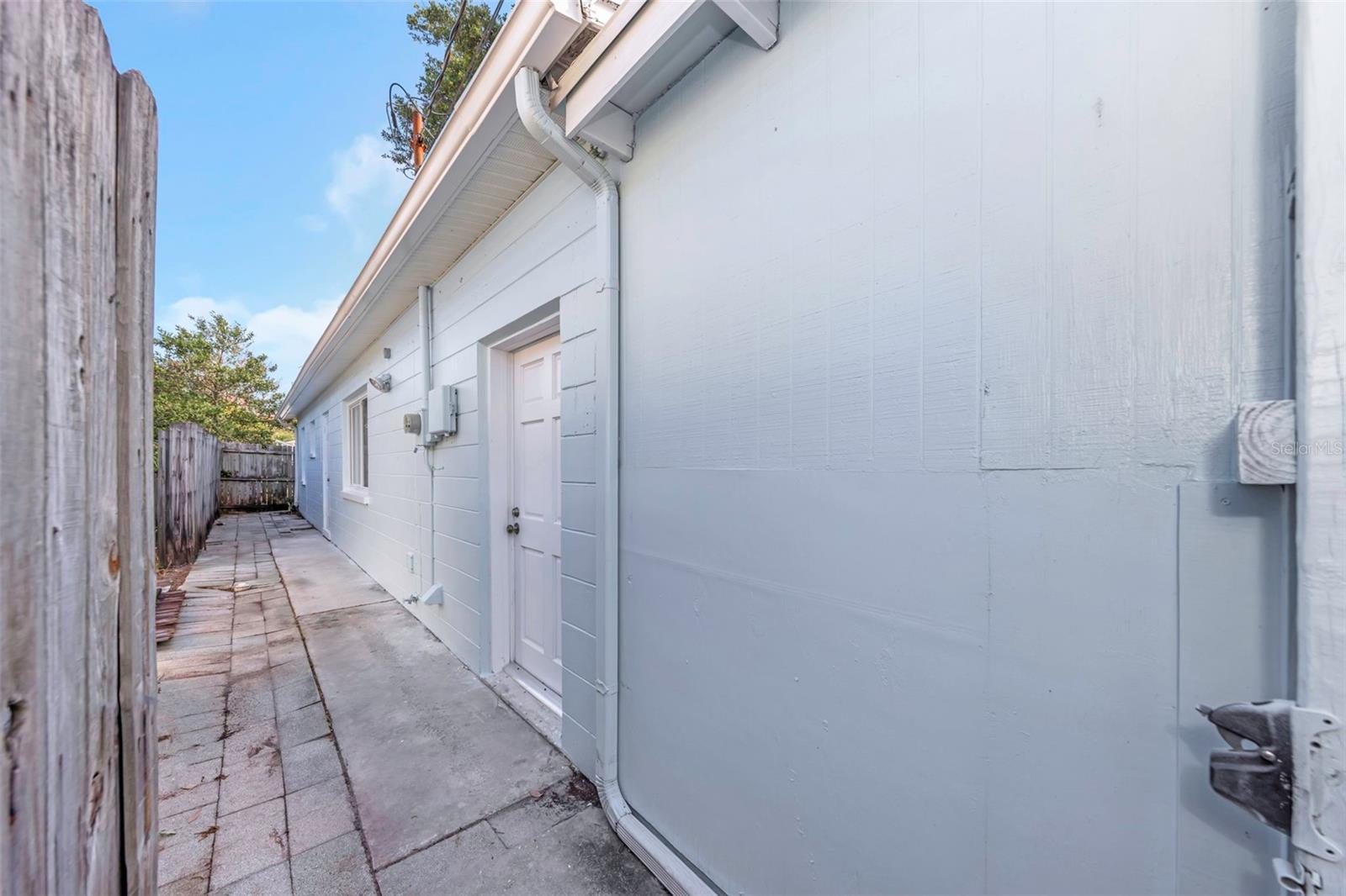 Image 36 of 43 For 360 57th Street N