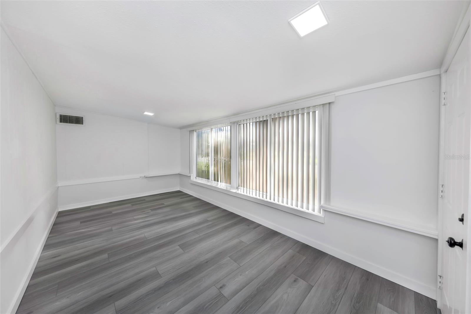 Image 6 of 43 For 360 57th Street N