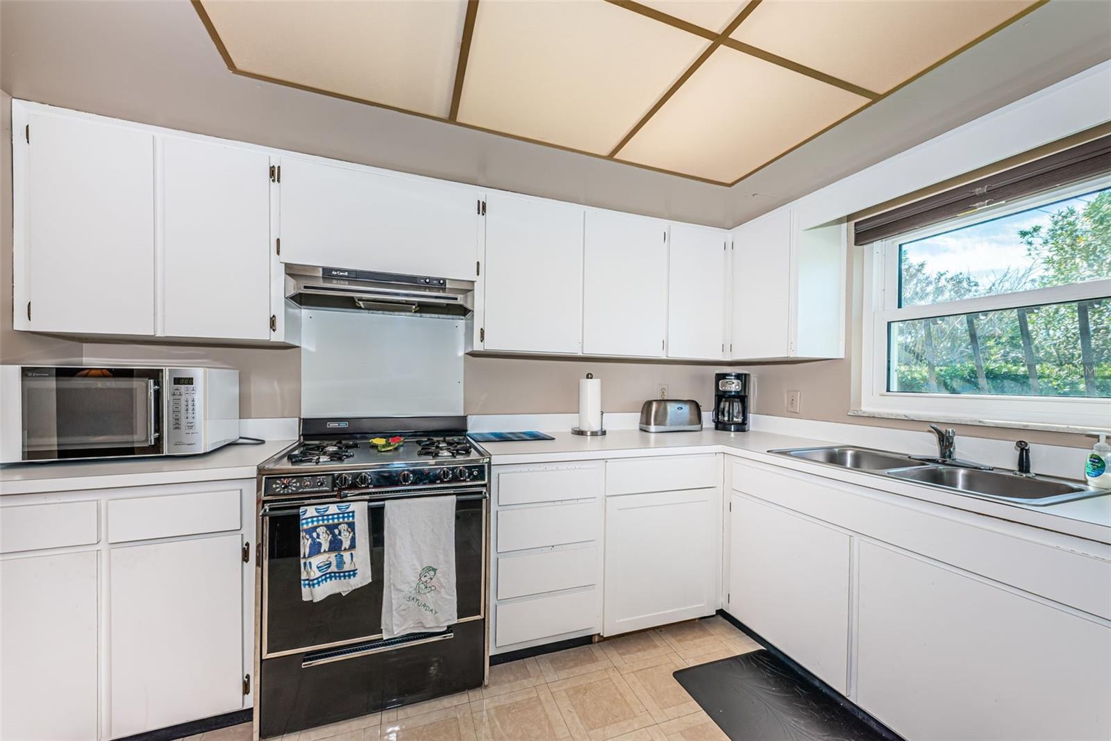 Image 12 of 30 For 4106 53rd Avenue S