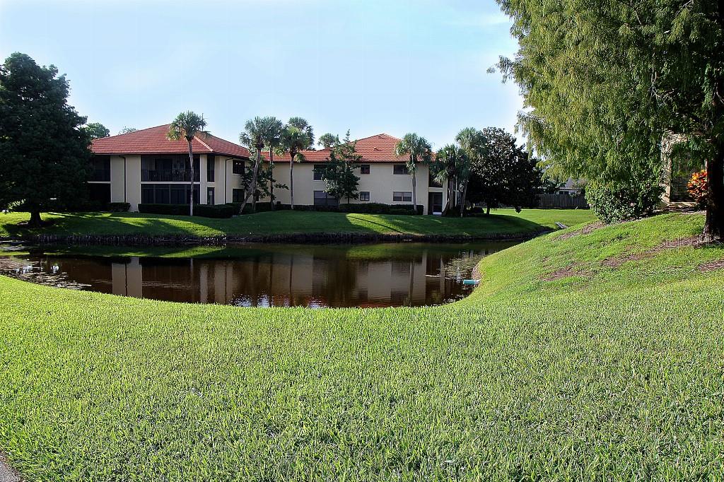 Image 43 of 49 For 704 Hammock Pine Boulevard 704