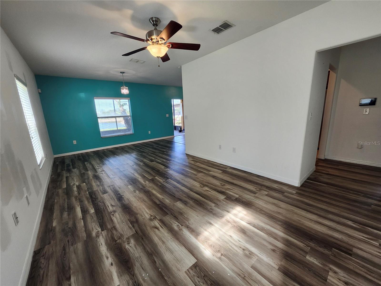 Image 6 of 31 For 949 Seminole Sky Drive