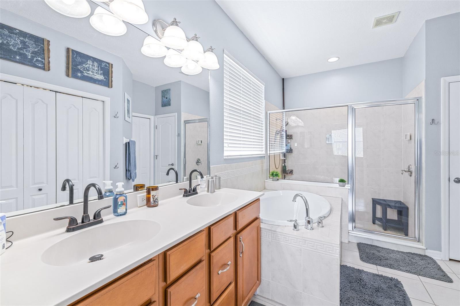 Image 5 of 70 For 16320 Bridgewalk Drive