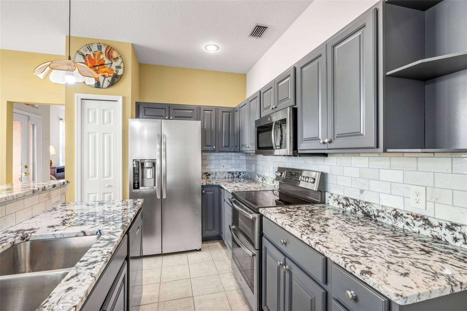 Image 11 of 36 For 11016 Blaine Top Place