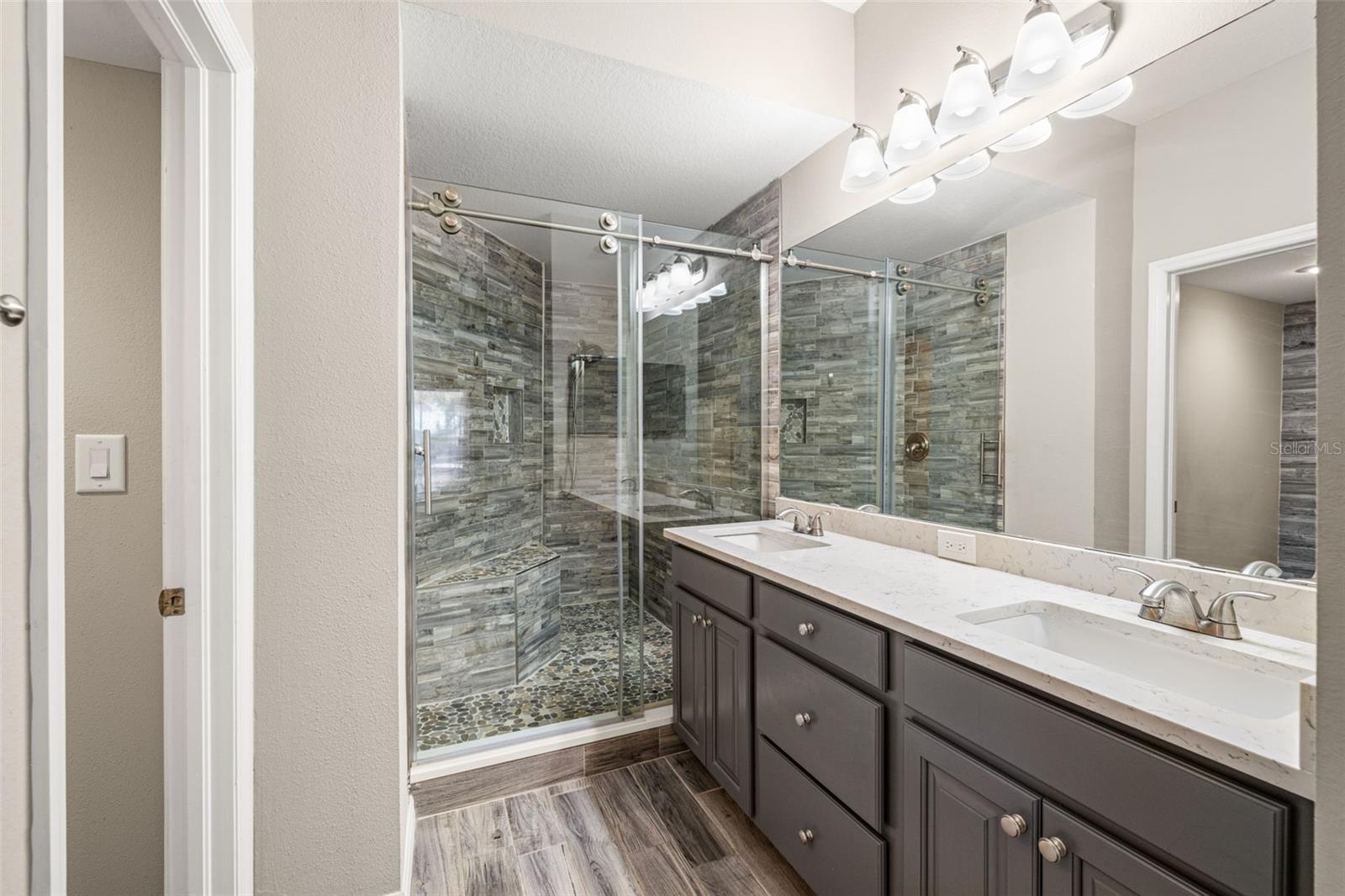 Image 18 of 36 For 11016 Blaine Top Place