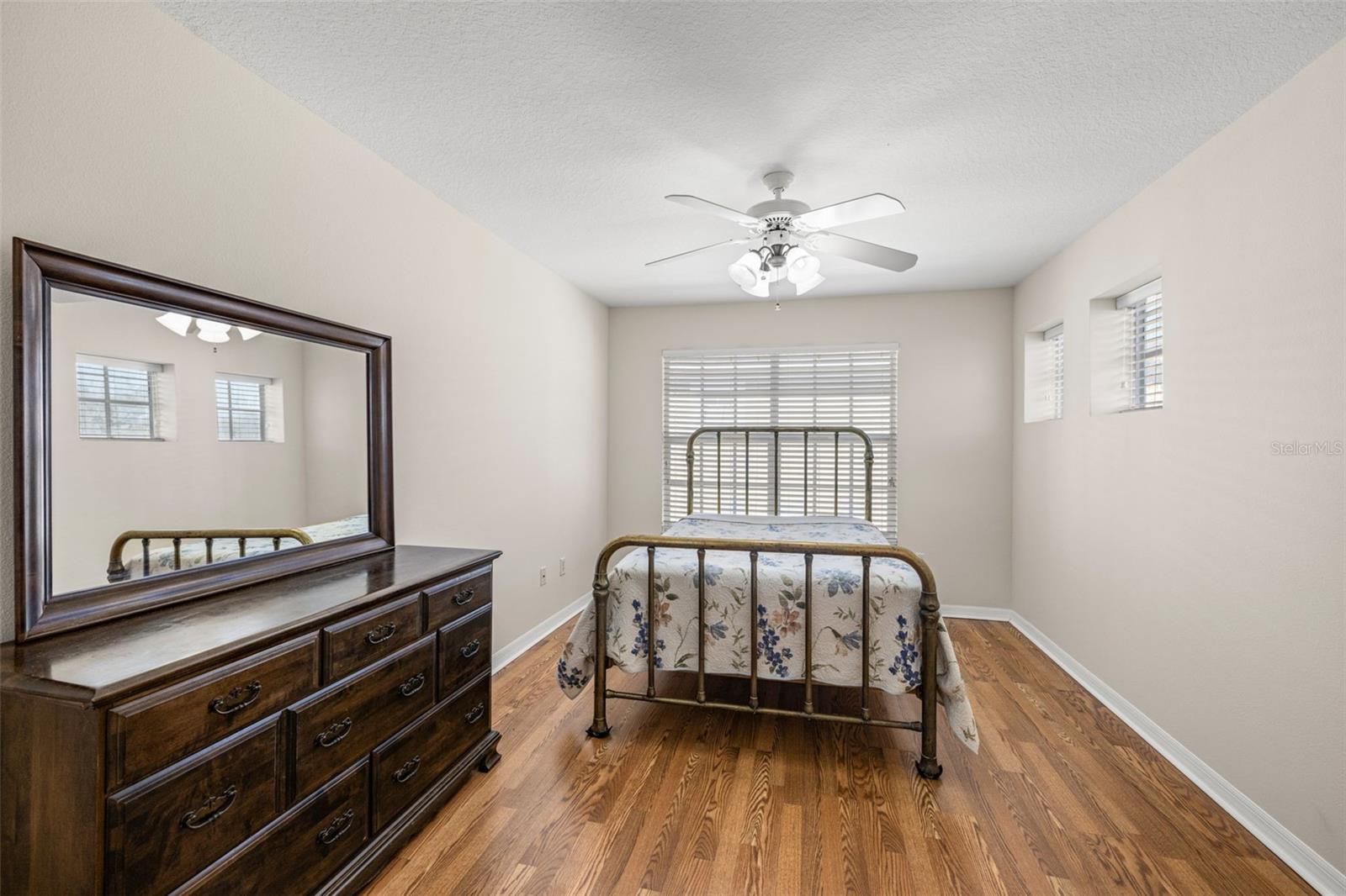 Image 21 of 36 For 11016 Blaine Top Place