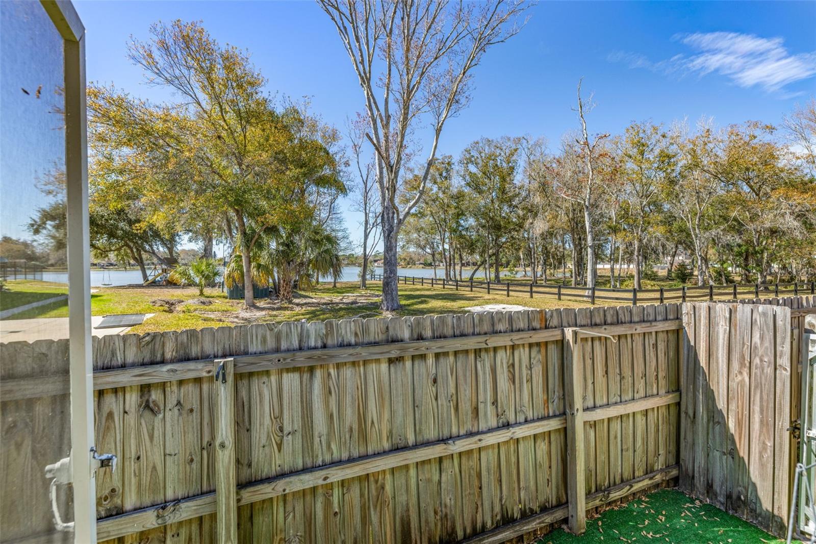 Image 25 of 36 For 11016 Blaine Top Place