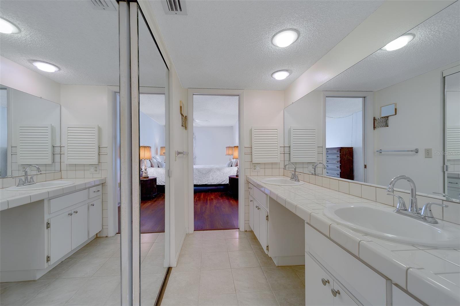 Image 22 of 47 For 225 Country Club Drive F1210