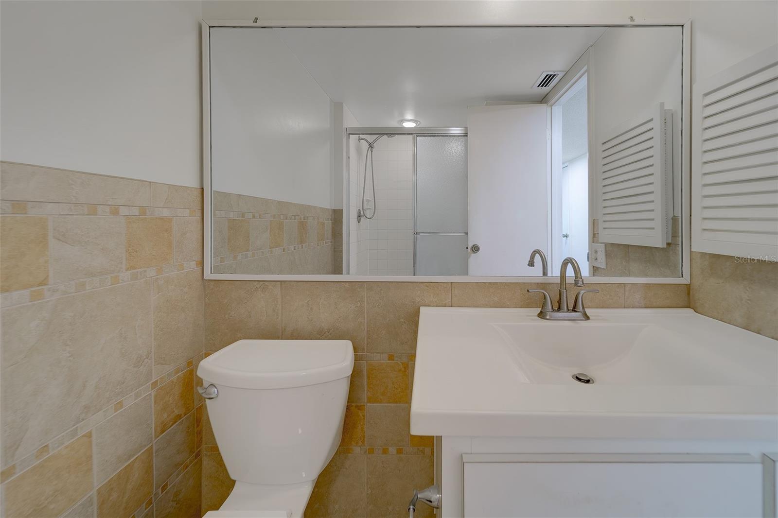 Image 32 of 47 For 225 Country Club Drive F1210