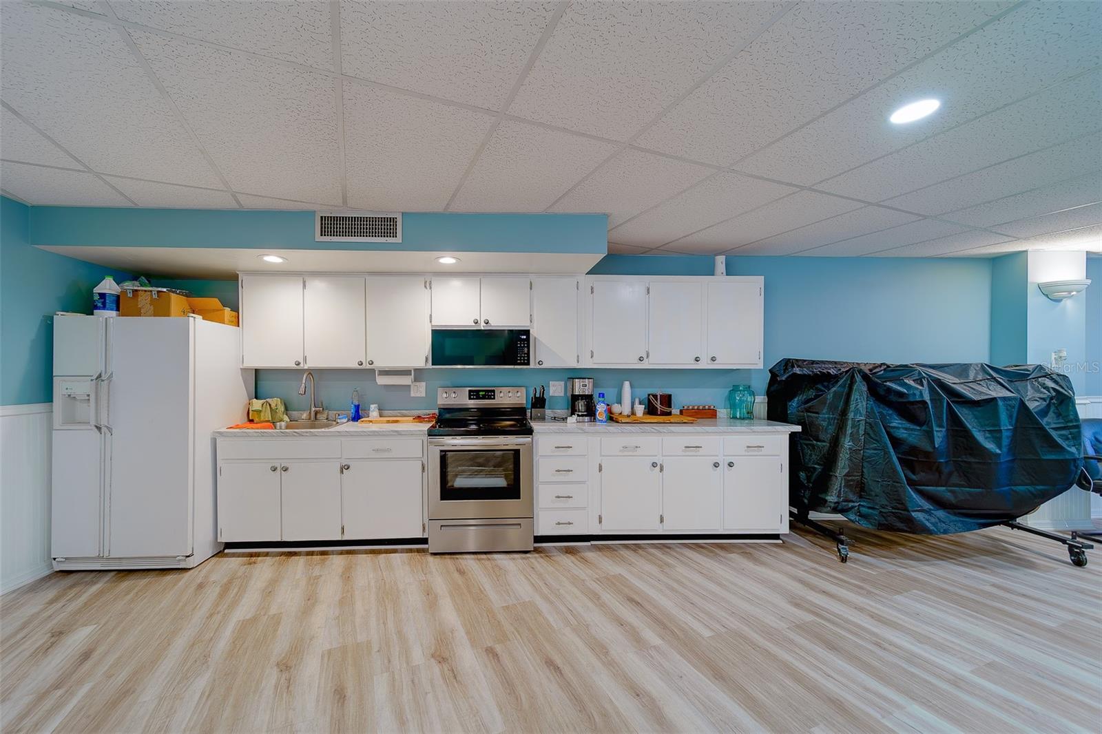 Image 38 of 47 For 225 Country Club Drive F1210