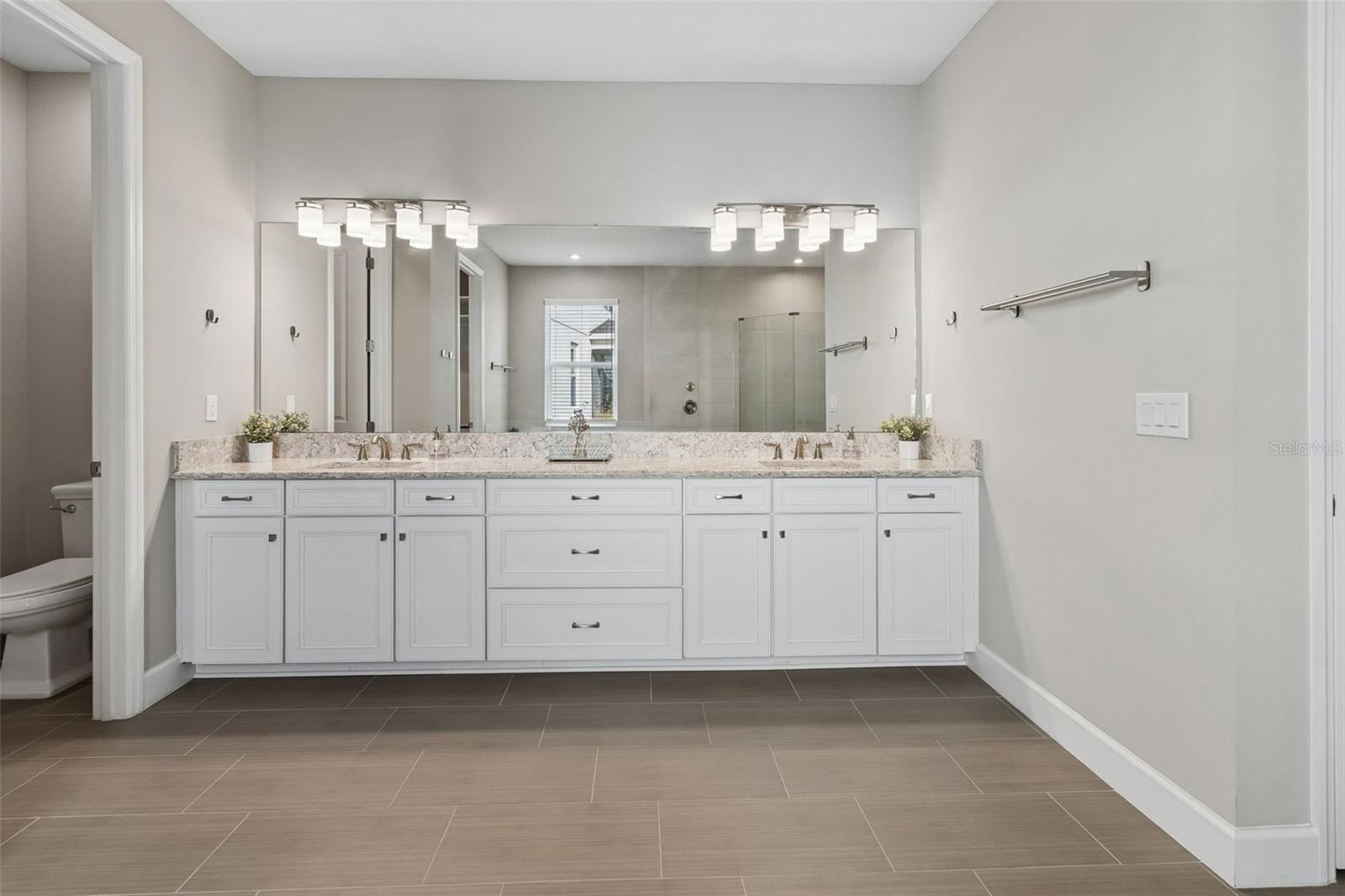 Image 25 of 76 For 2354 High Tides Way