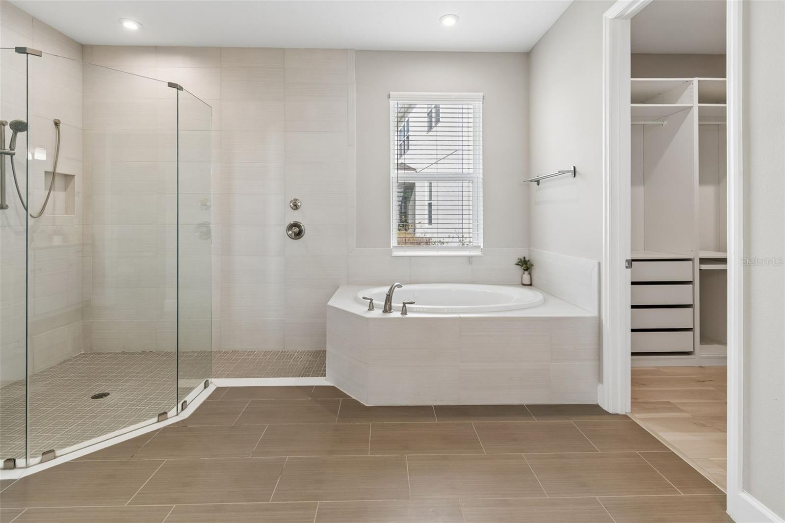 Image 26 of 76 For 2354 High Tides Way