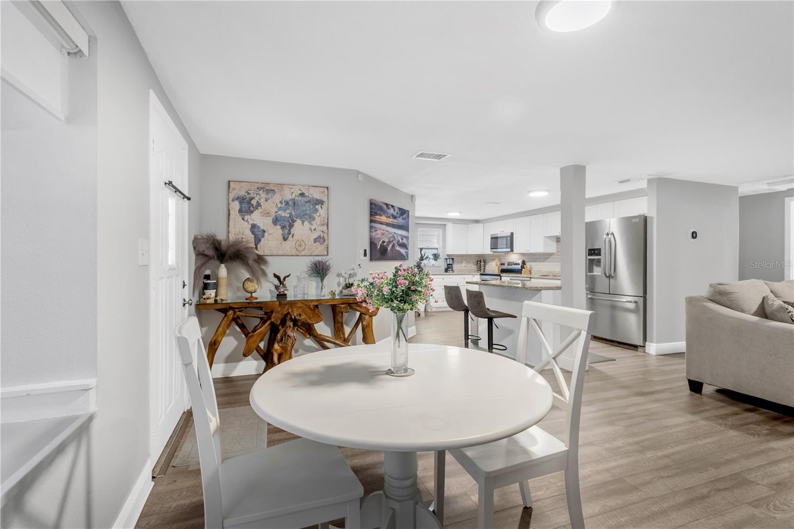 Image 17 of 51 For 6305 Selbourne Avenue