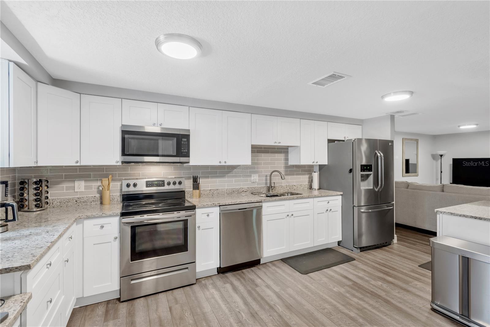 Image 20 of 51 For 6305 Selbourne Avenue