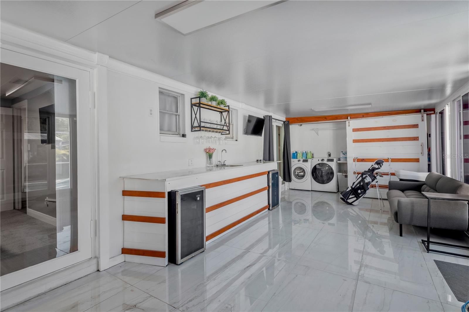 Image 28 of 51 For 6305 Selbourne Avenue