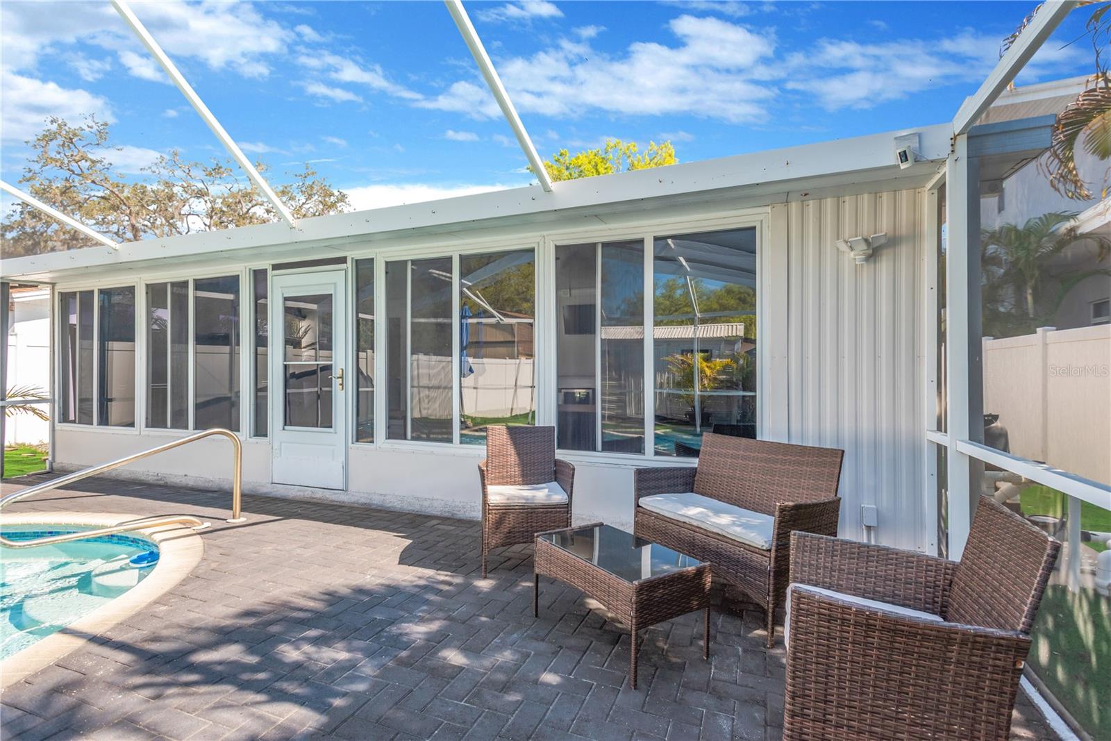 Image 33 of 51 For 6305 Selbourne Avenue