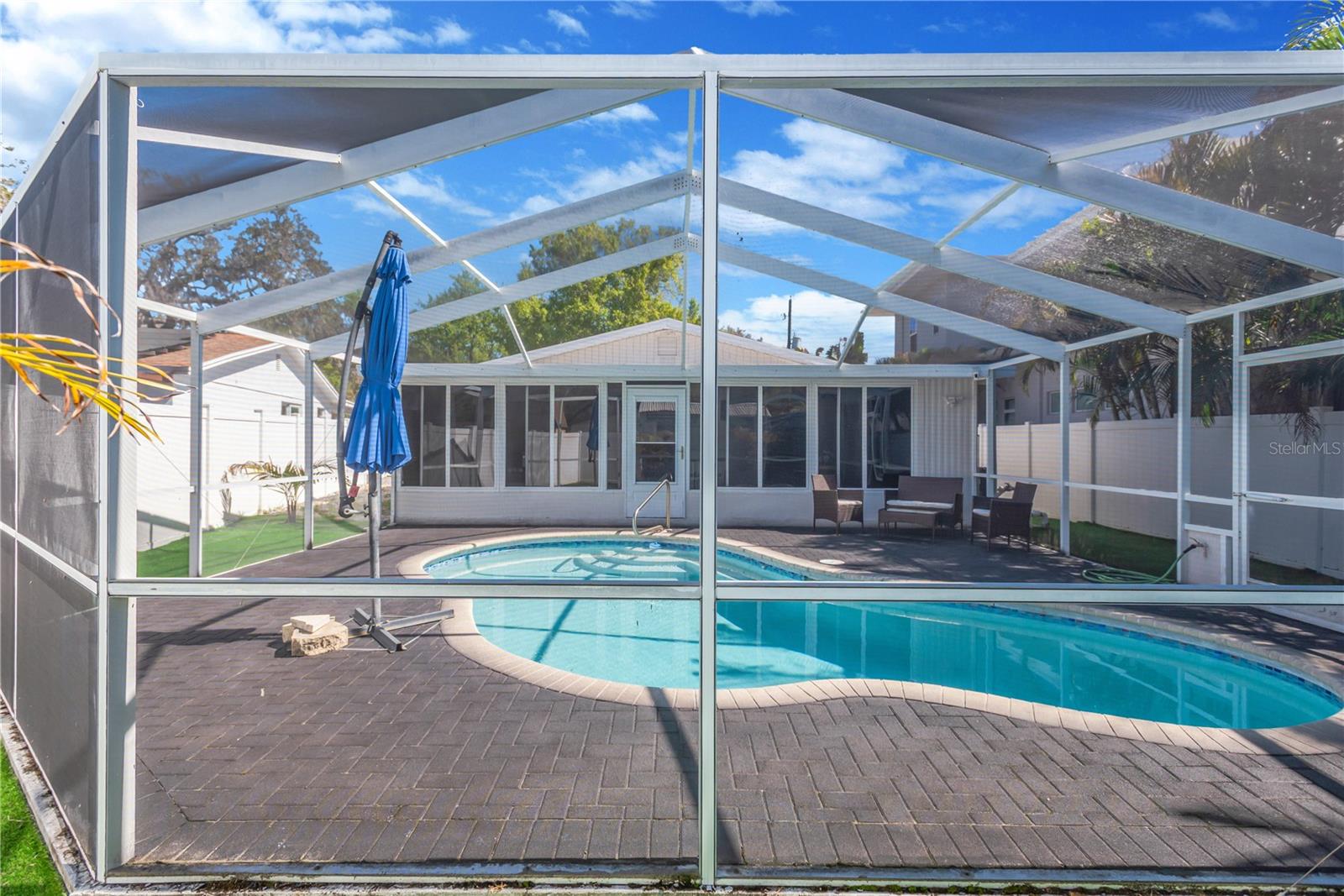 Image 36 of 51 For 6305 Selbourne Avenue