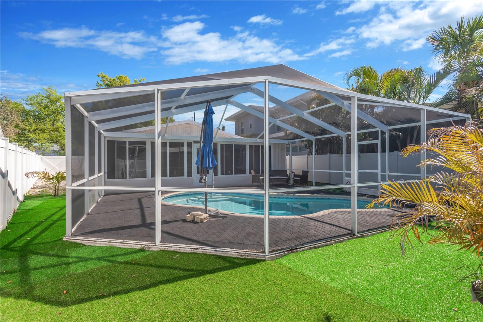 Image 37 of 51 For 6305 Selbourne Avenue