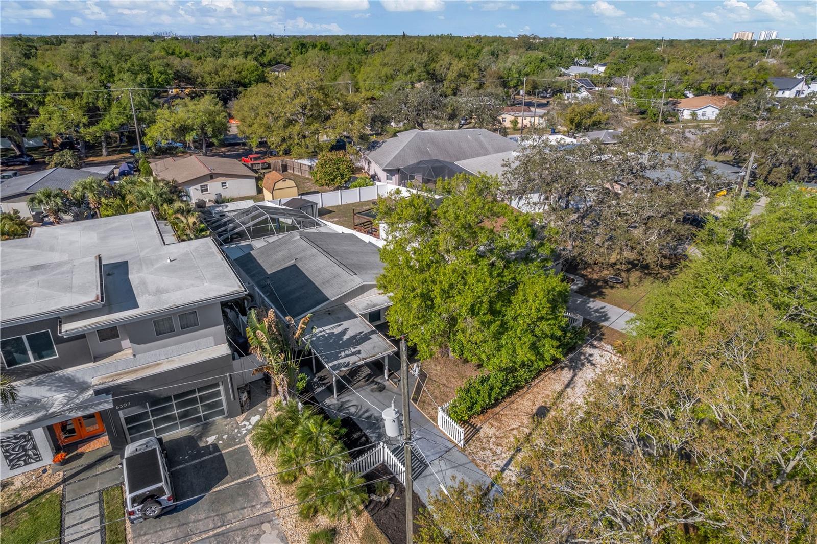 Image 40 of 51 For 6305 Selbourne Avenue