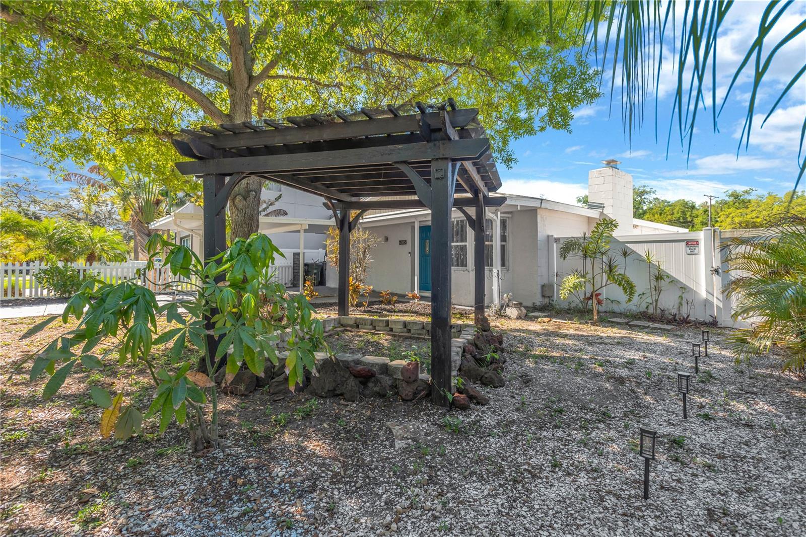 Image 9 of 51 For 6305 Selbourne Avenue