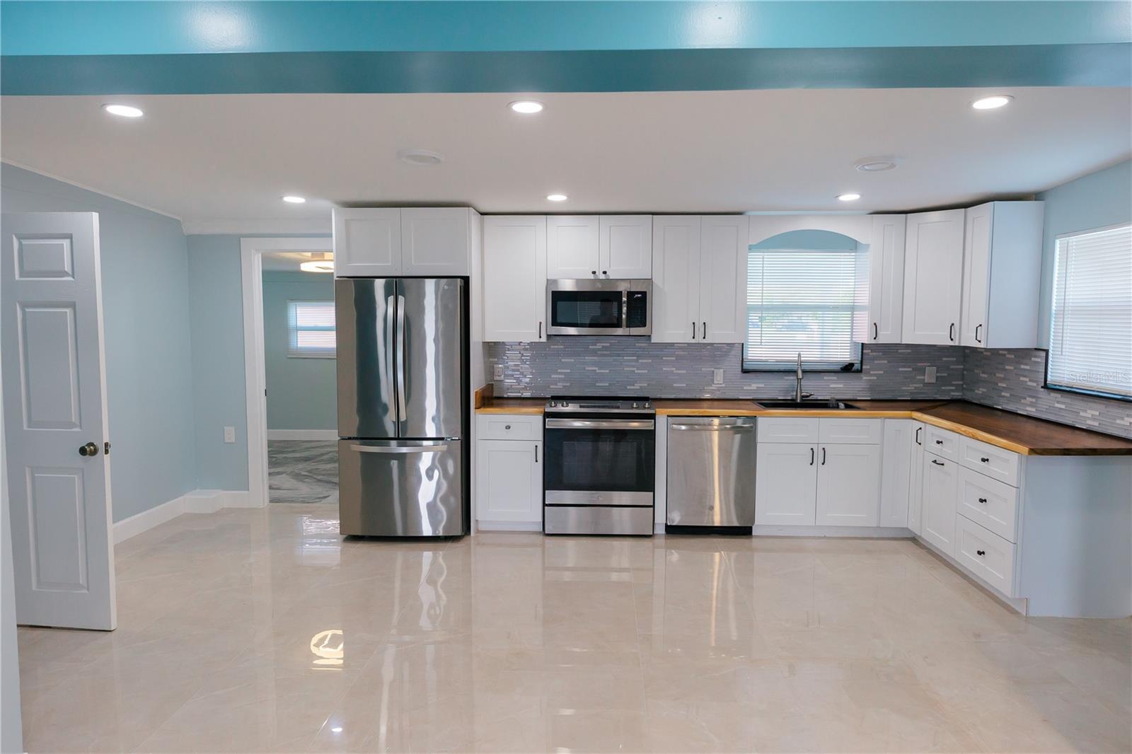 Image 19 of 61 For 300 53rd Street W