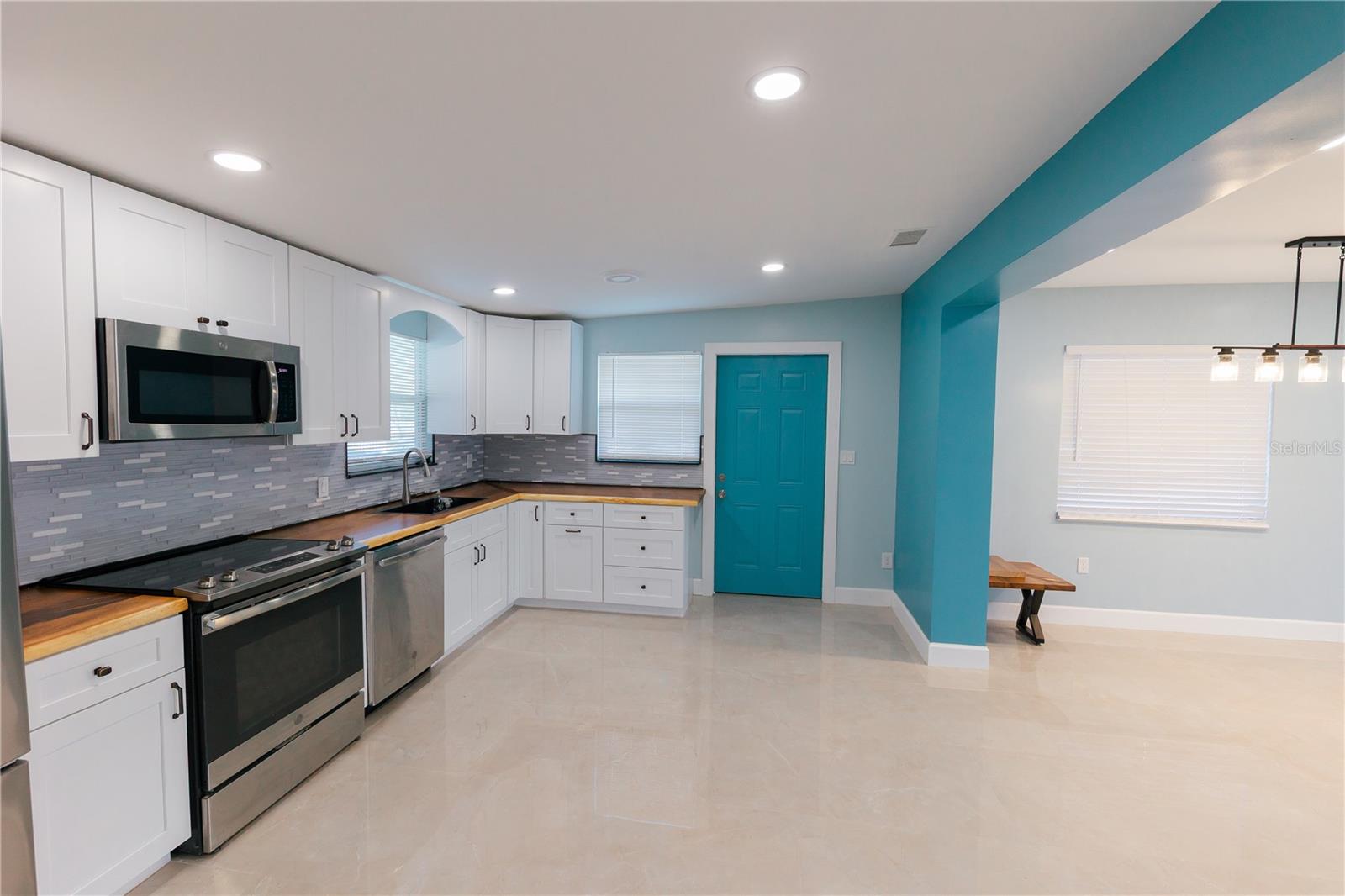 Image 22 of 61 For 300 53rd Street W