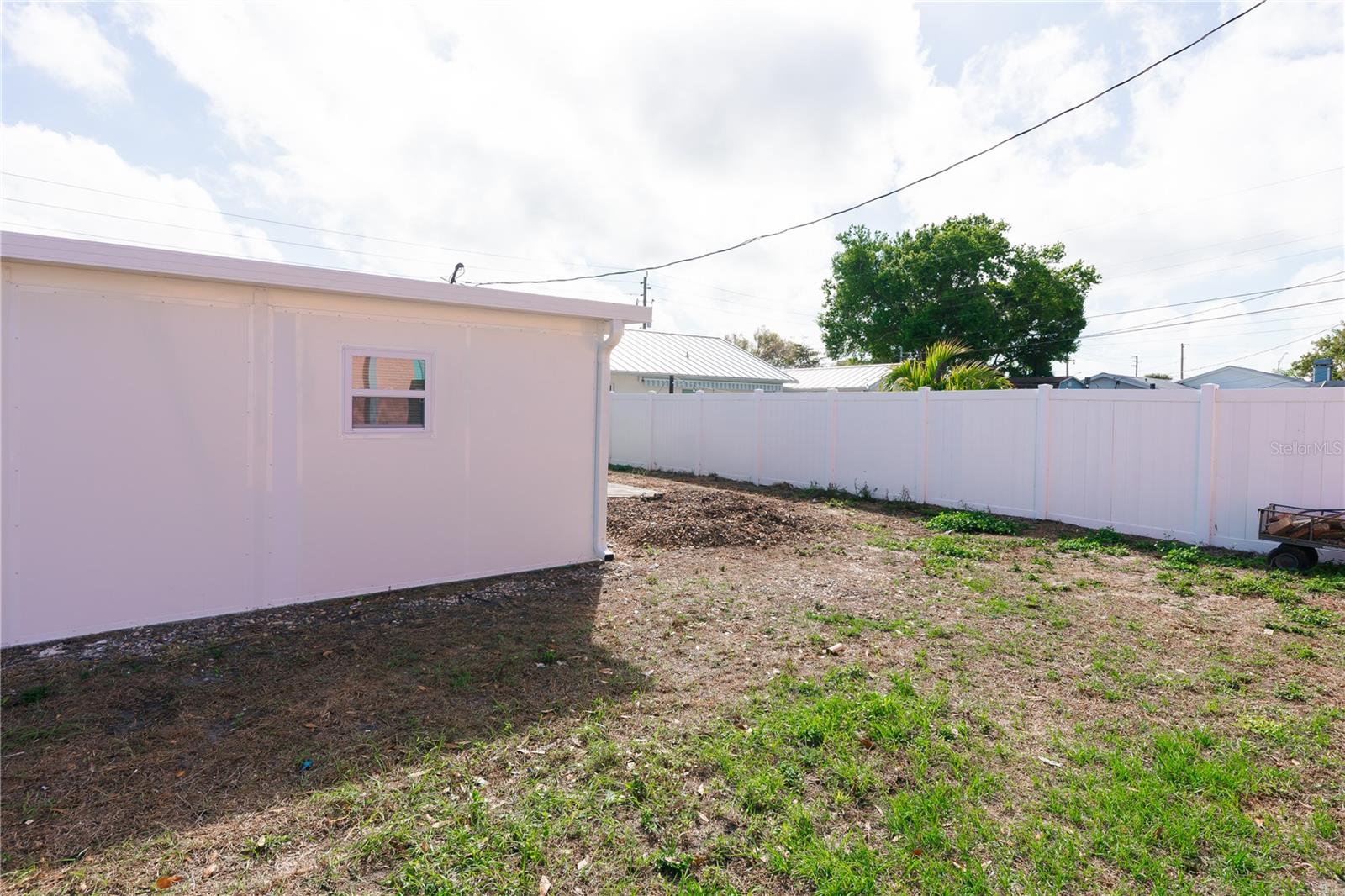 Image 5 of 61 For 300 53rd Street W