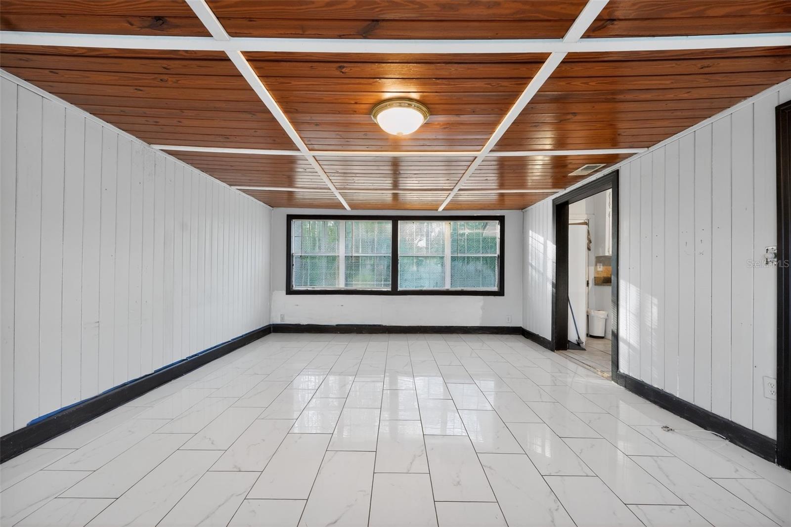 Image 18 of 37 For 2285 Lake Drive