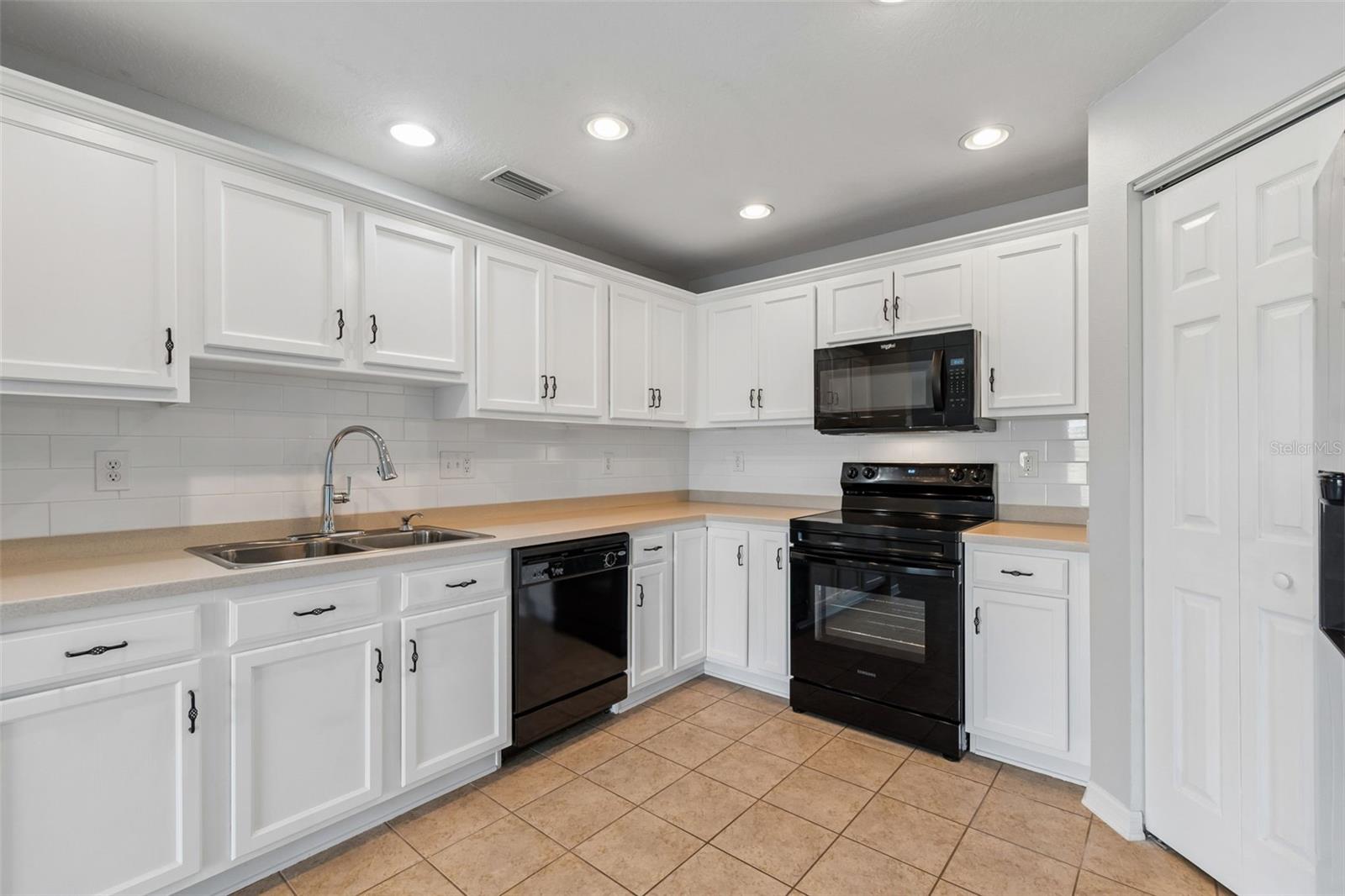 Image 27 of 92 For 9515 Simeon Drive