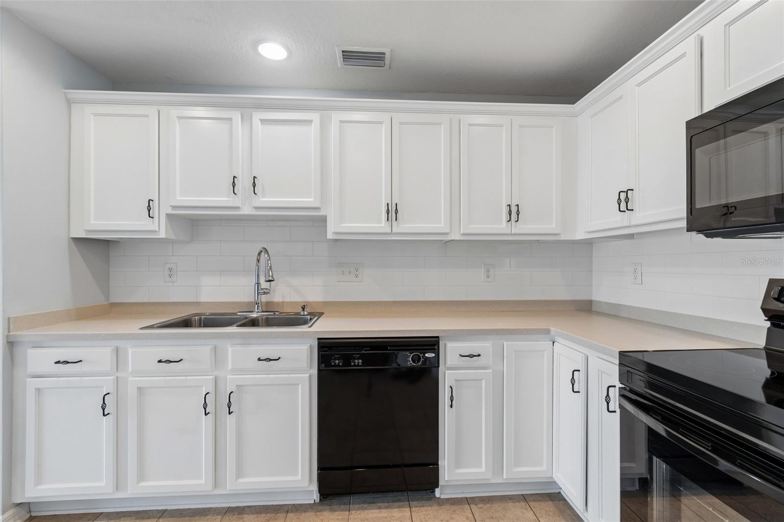 Image 32 of 92 For 9515 Simeon Drive