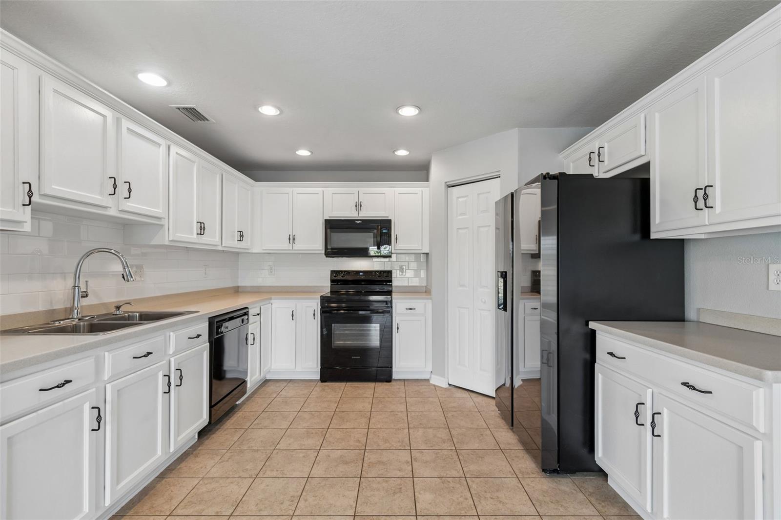 Image 4 of 92 For 9515 Simeon Drive