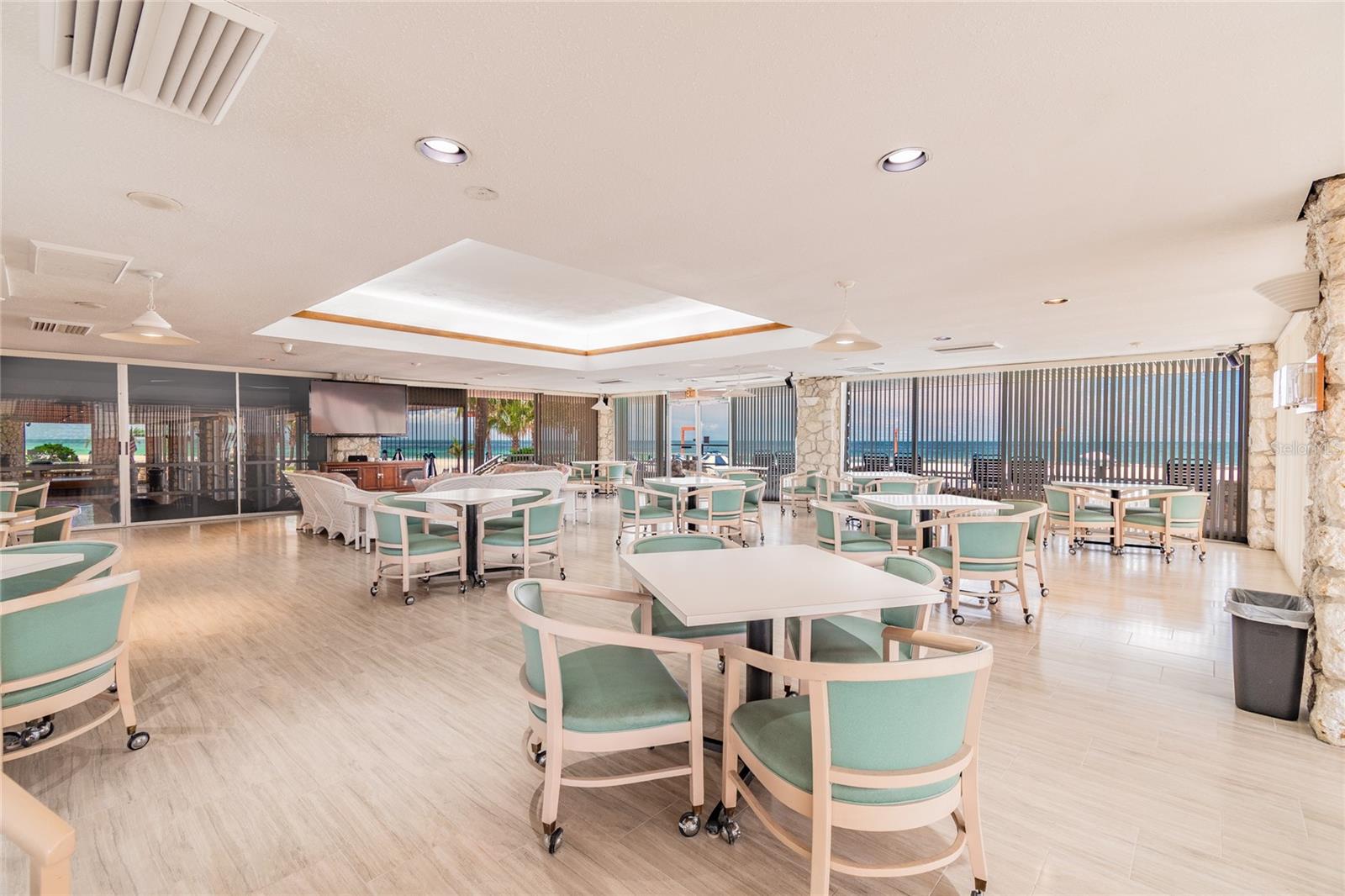 Image 39 of 55 For 17920 Gulf Boulevard 1208