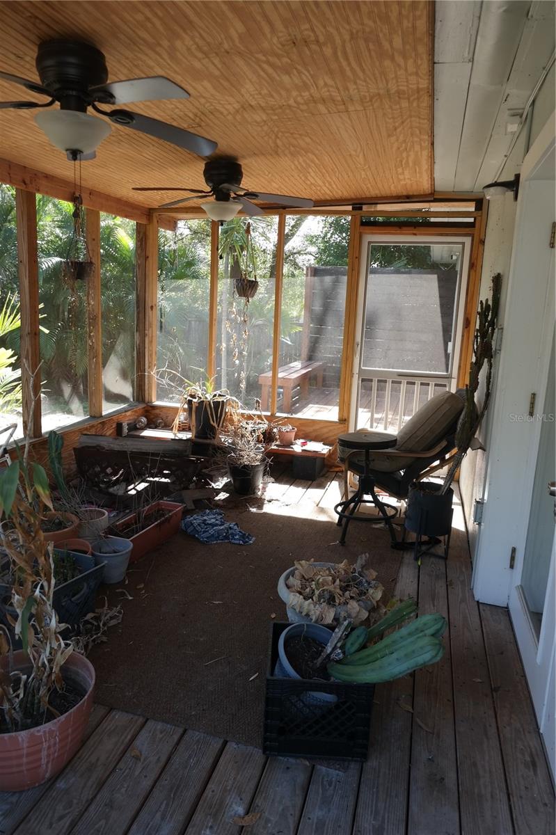 Image 11 of 13 For 800 Harbor Drive S