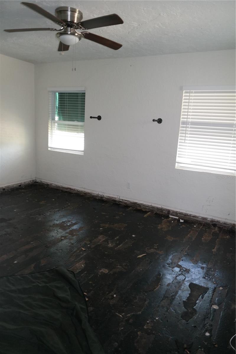 Image 3 of 13 For 800 Harbor Drive S