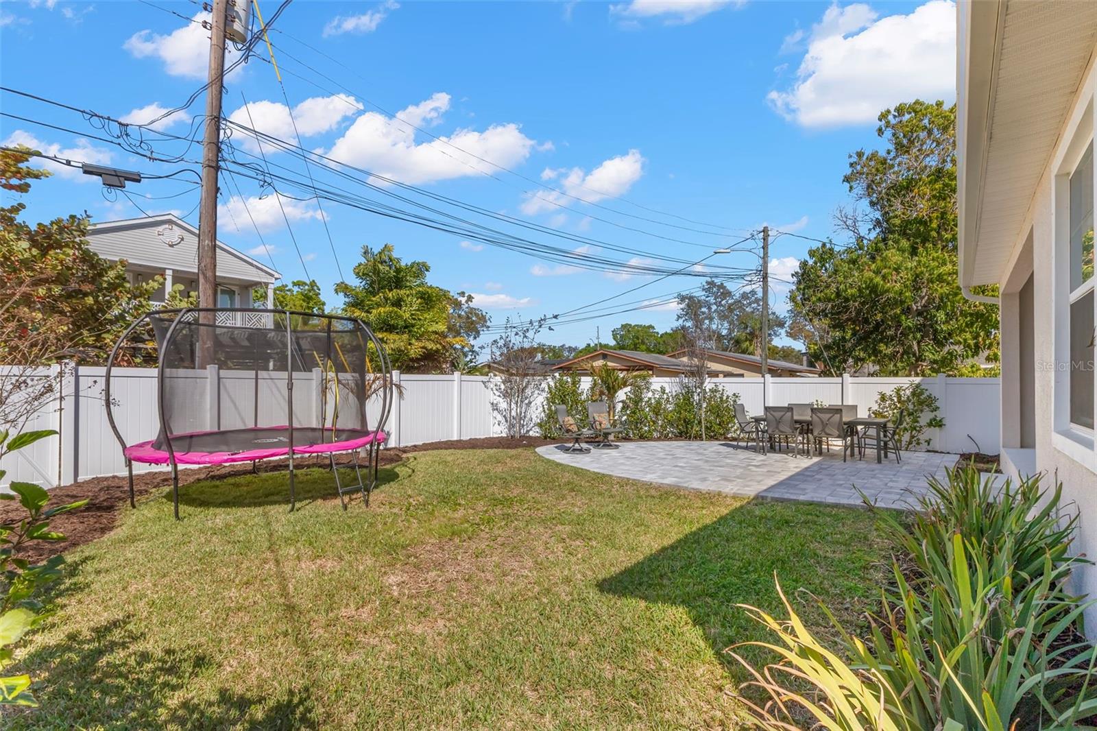 Image 25 of 44 For 1619 47th Avenue N