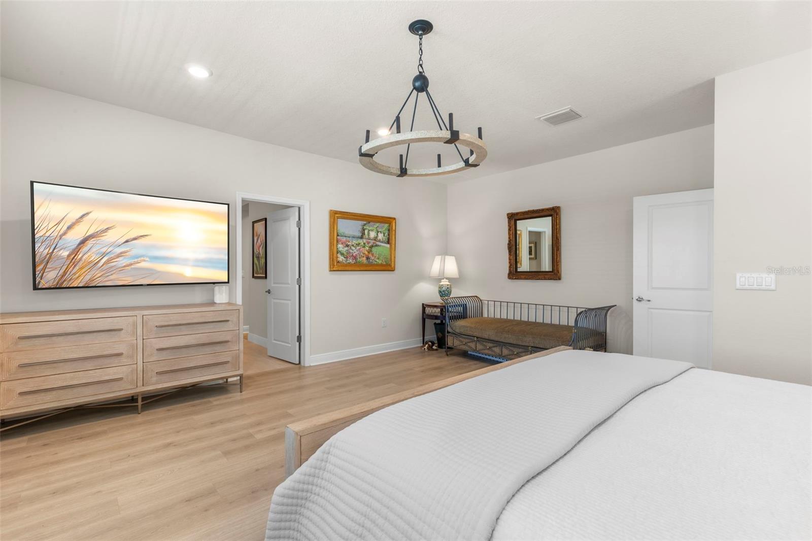 Image 32 of 44 For 1619 47th Avenue N