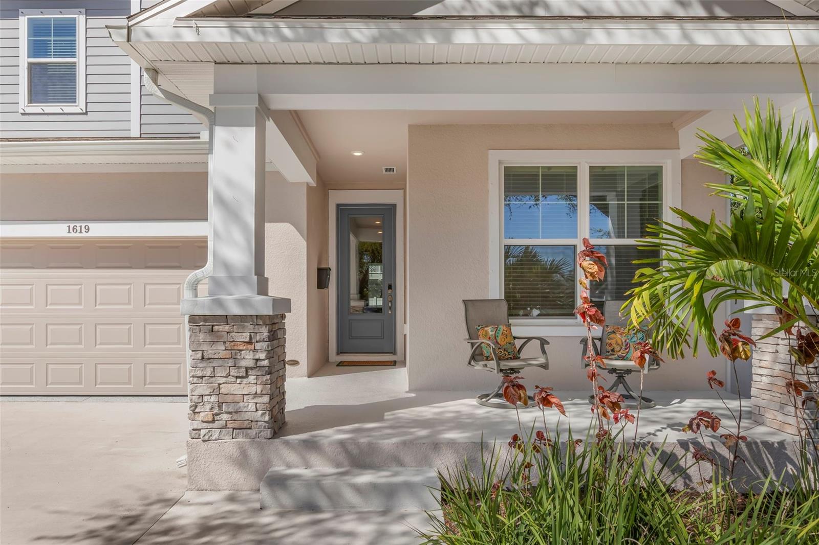 Image 4 of 44 For 1619 47th Avenue N