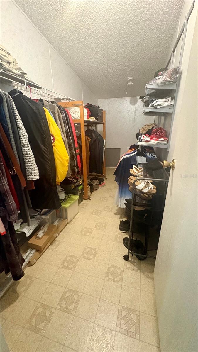 Image 19 of 27 For 17504 Eagle Lane