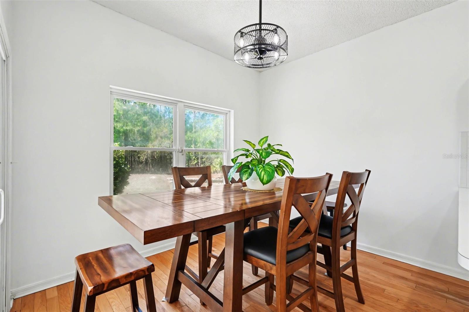 Image 11 of 34 For 10093 Holly Berry Drive